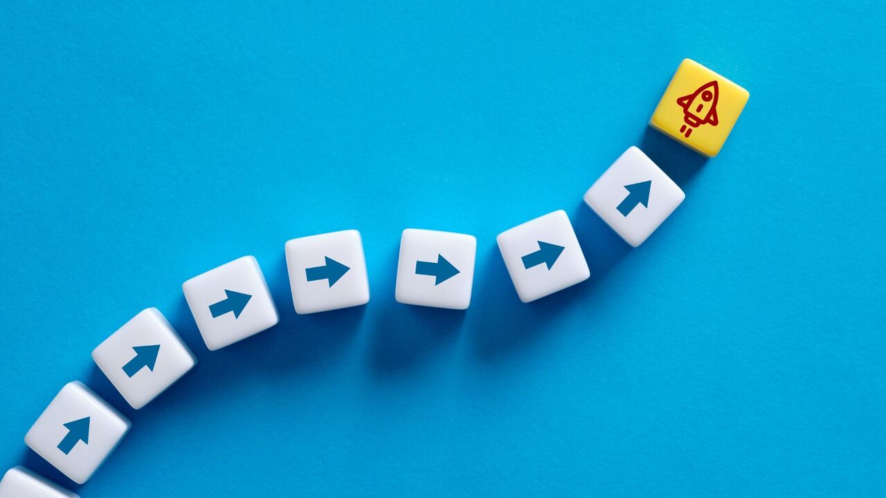 Launch blocks for startup