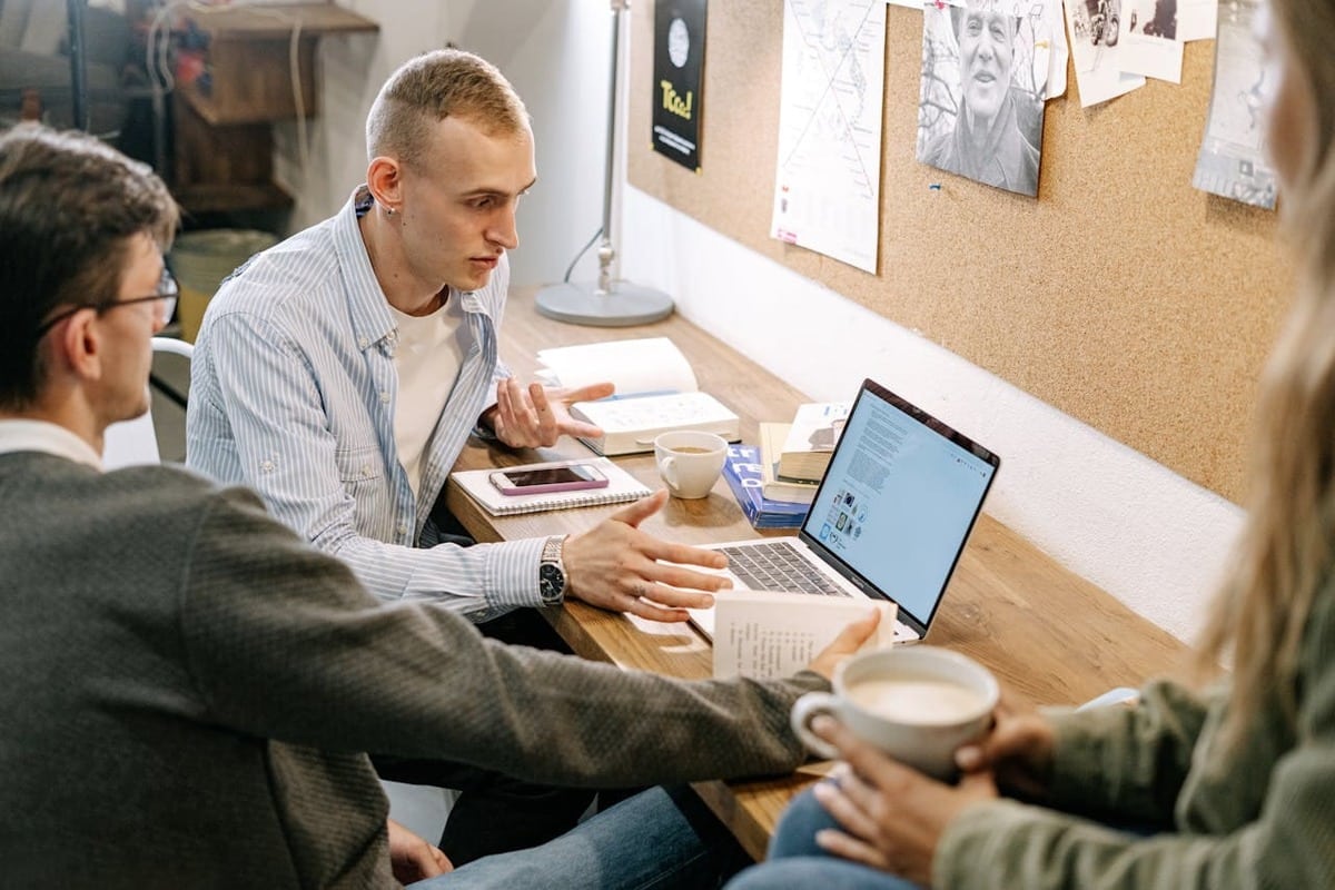 3_people-of-different-skills-working-together